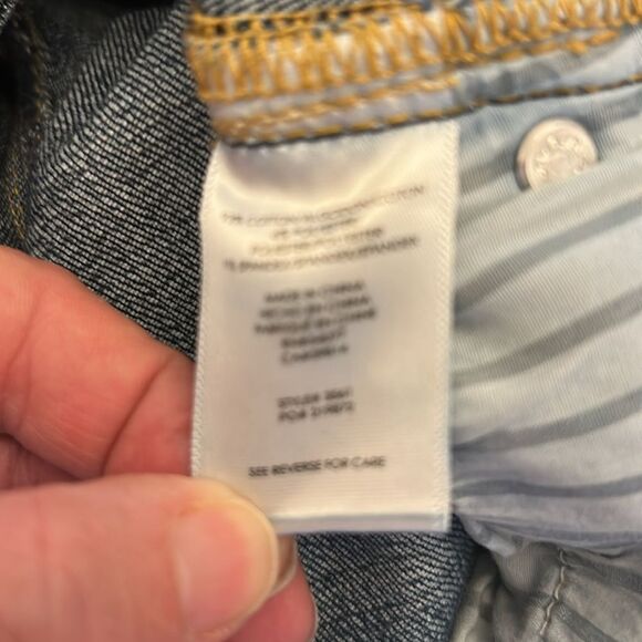 CAbi Straight Jeans with Distressed Details Size 6 EUC - Picture 8 of 9